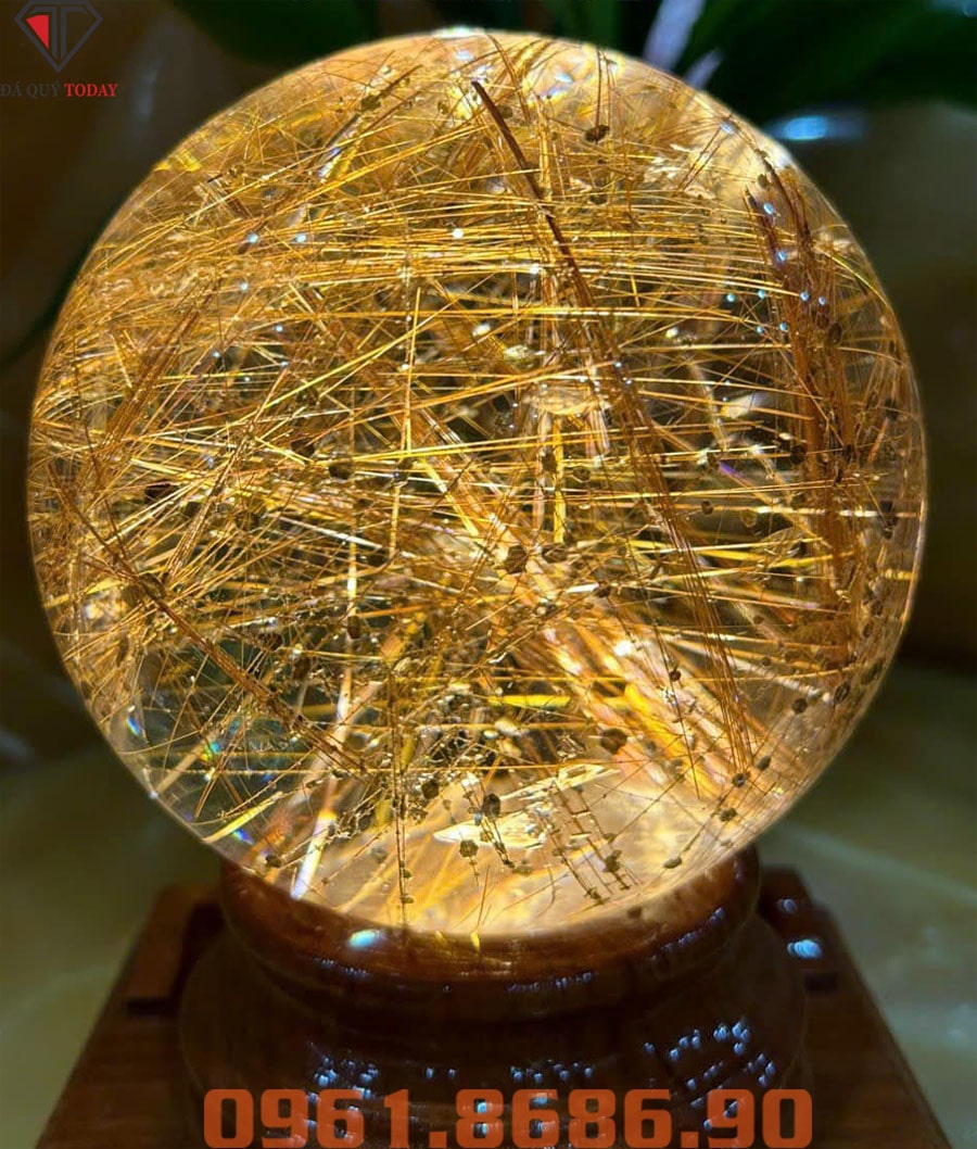 Quả cầu đá thạch anh tóc vàng